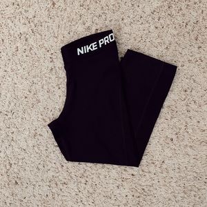 Nike pro cropped leggings
